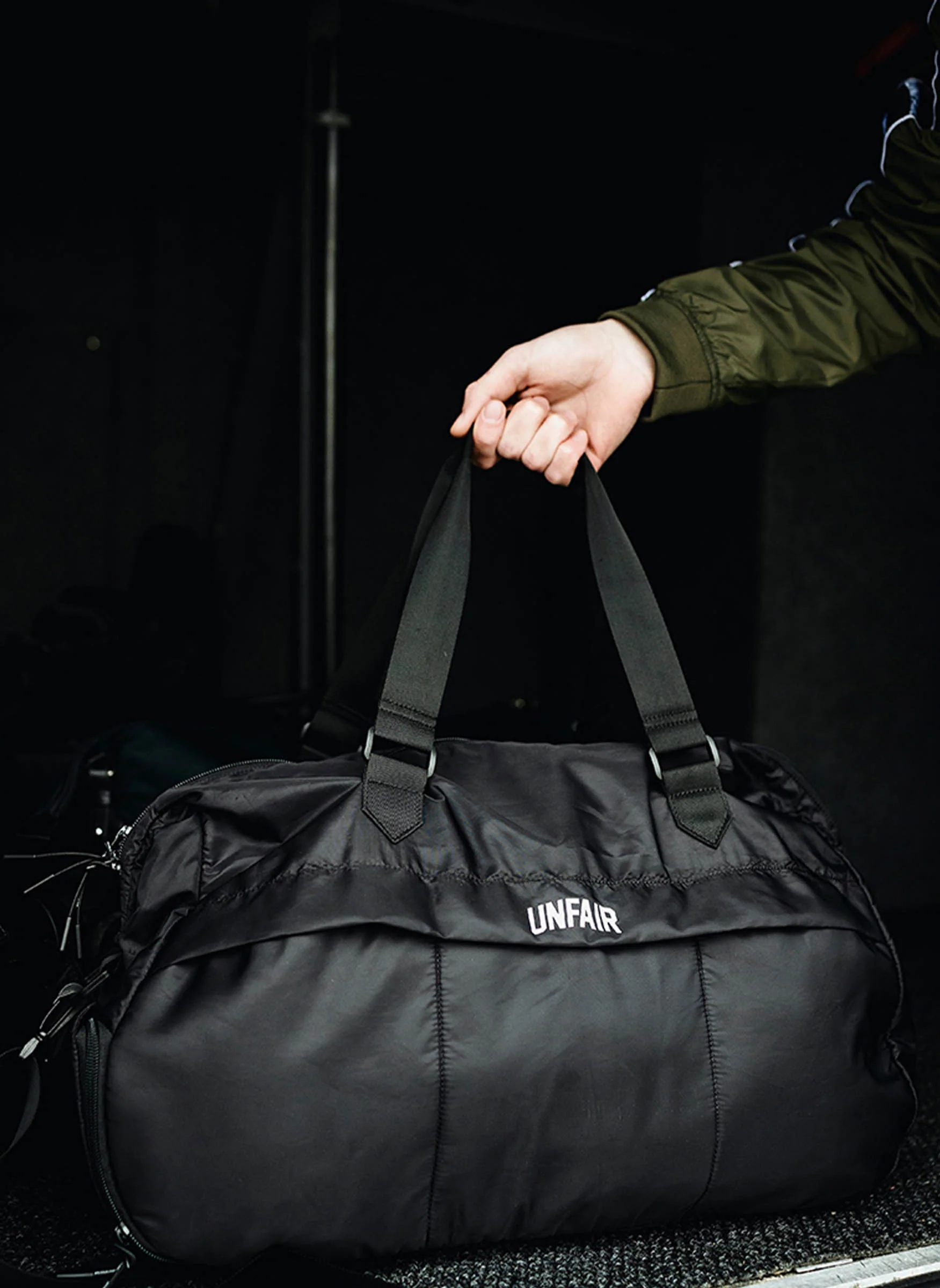 Anywhere Anytime Travel Bag - Black - Image 11