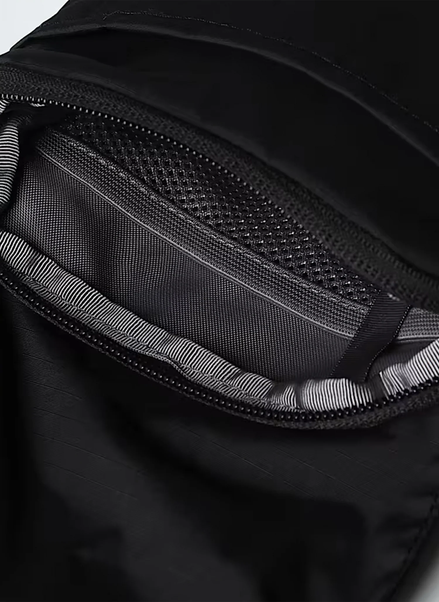 Glen Canyon Pocket Crossbody - Black - Image 3