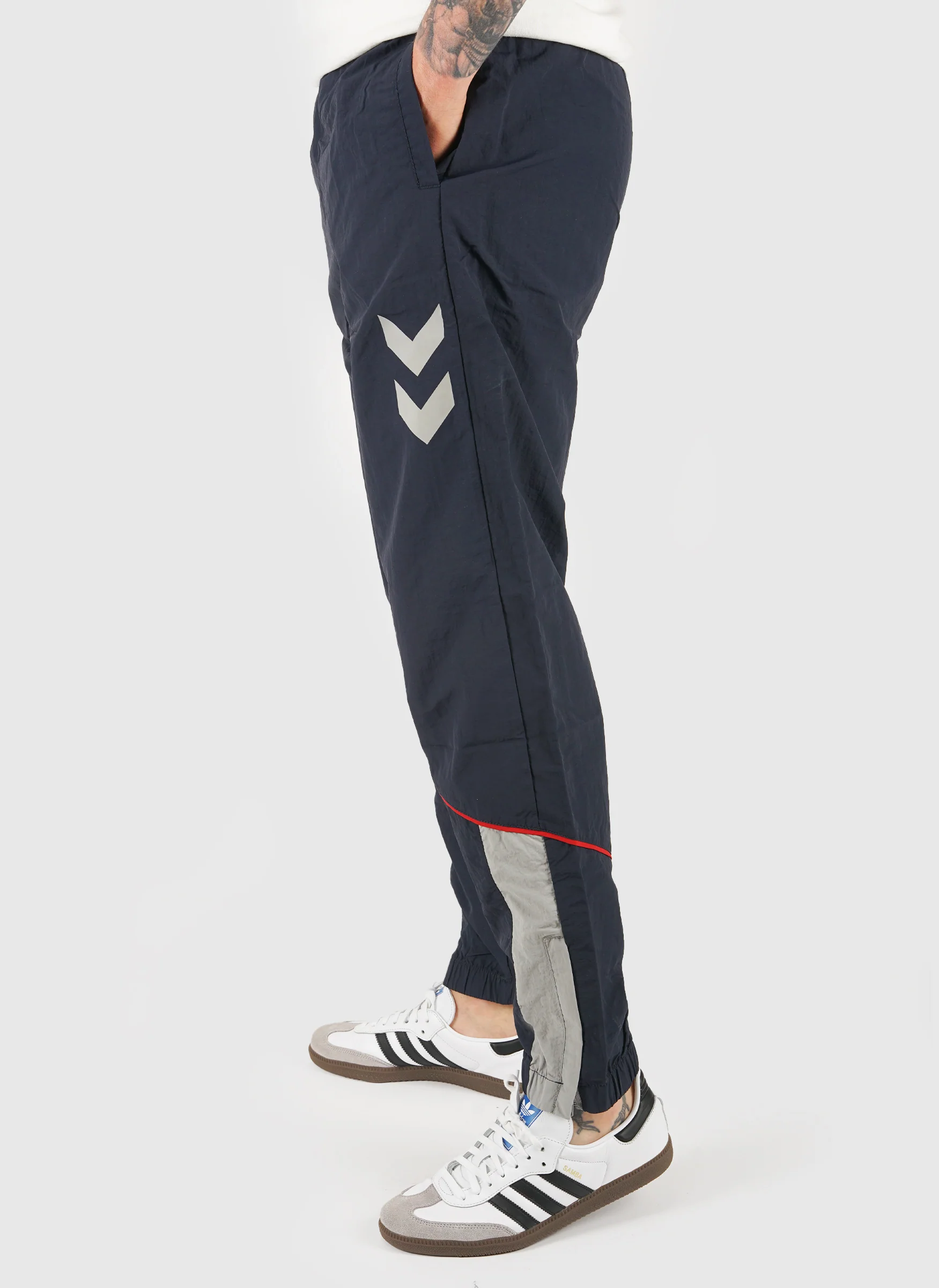 Hummel 26 Woven Trackpants - Dark Sapphire - Image 2